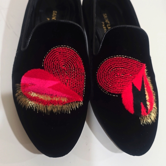❤️ SAINT LAURENT VELVET HEART LOAFER FLATS - Picture 4 of 15